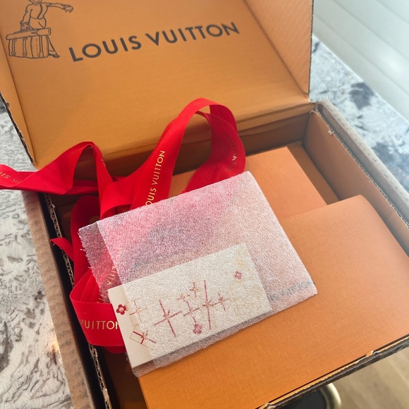 LV belt New in Box - Picture 5 of 5